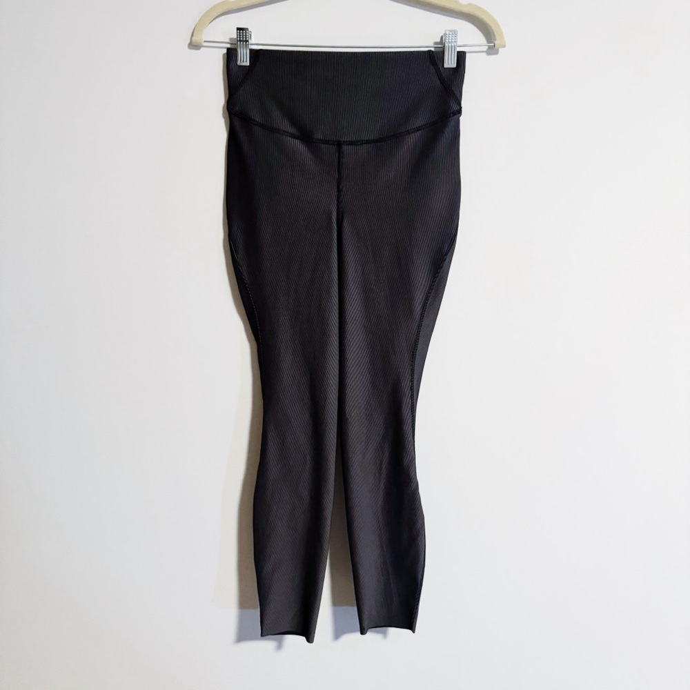 Lululemon - Black and Grey Micro-striped Crop Leggings